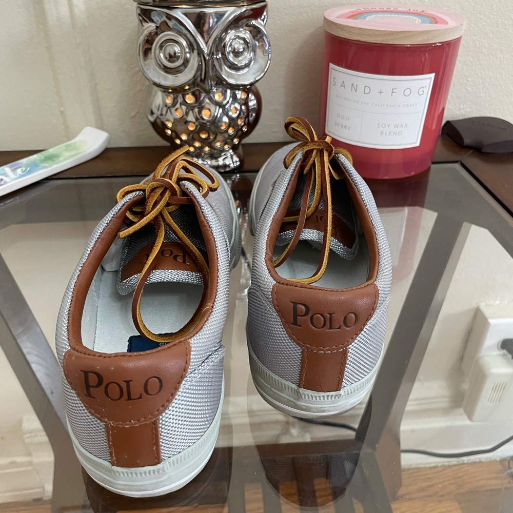Leather and canvas boat shoes